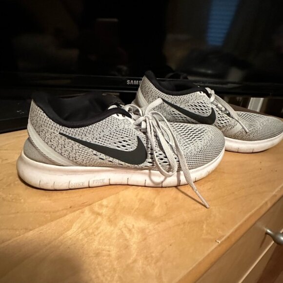 Nike Sneakers - Picture 1 of 7